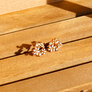 White and Green Flower Wreath Earrings | Stud Earrings