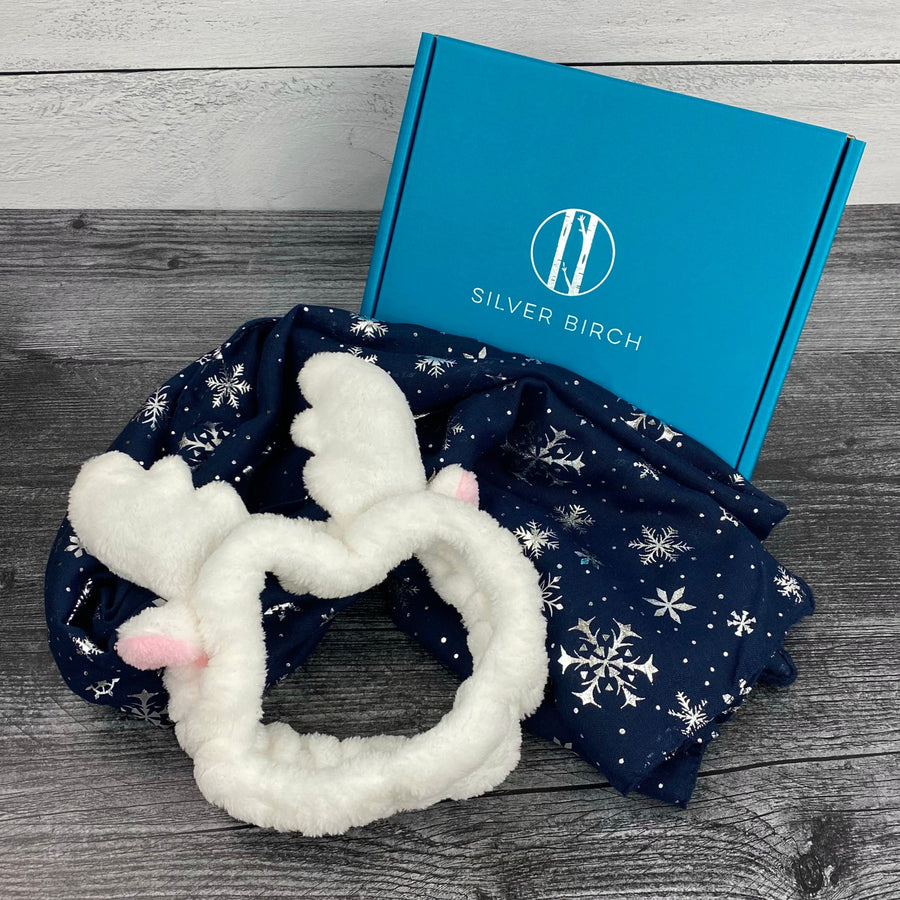 Reindeer and Snow Scarf